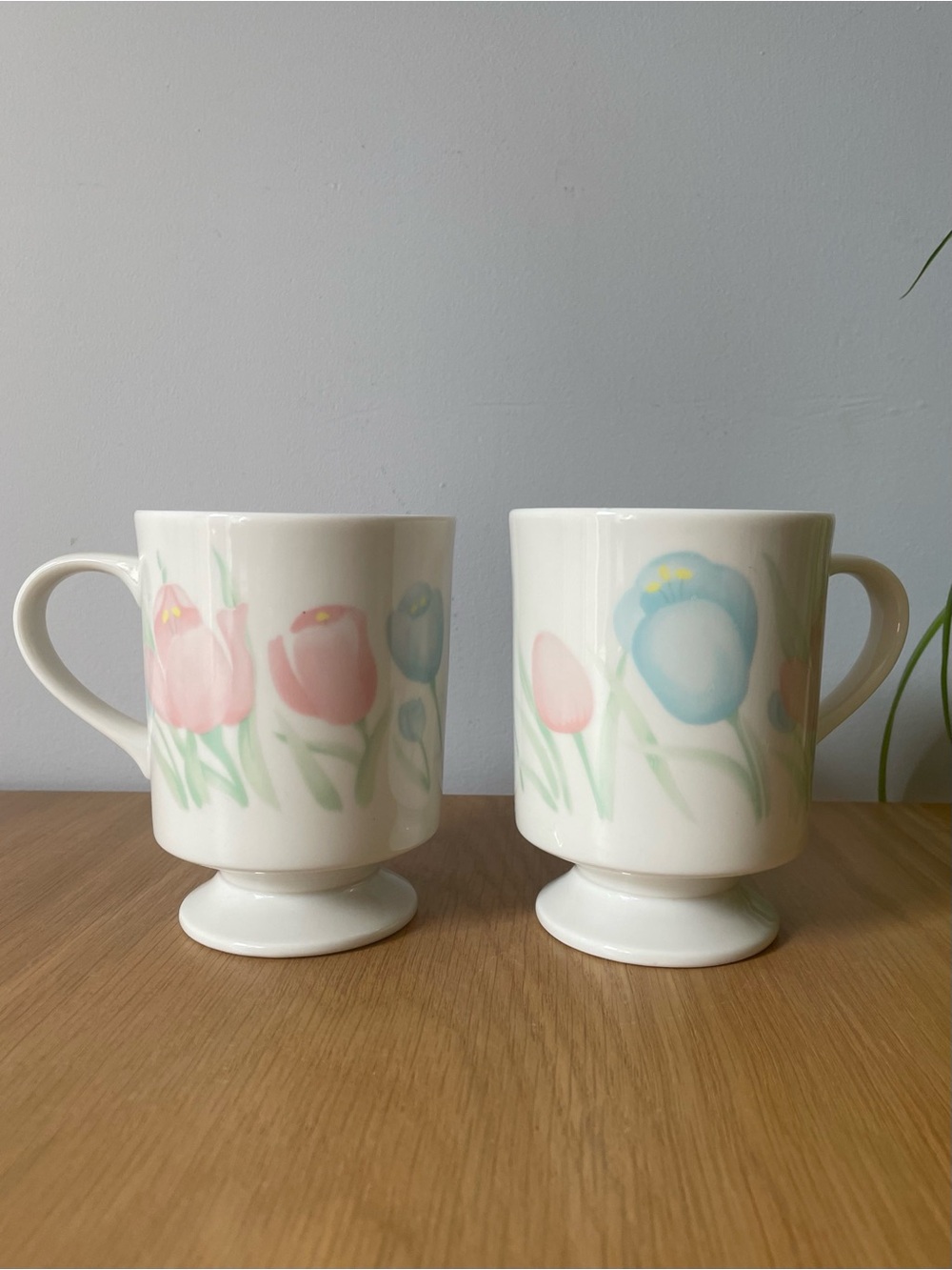 Vintage 1987 Saltera Twilight Tulip Pedestal Coffee Cups